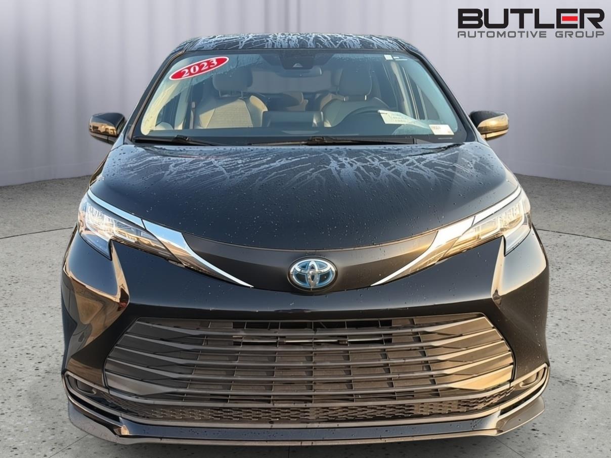 Used 2023 Toyota Sienna Van