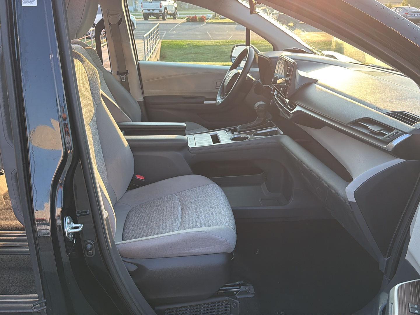 Used 2023 Toyota Sienna Van
