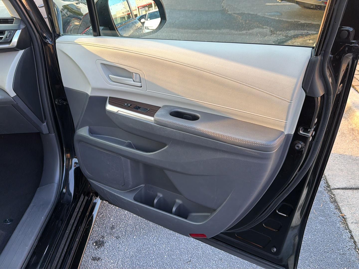 Used 2023 Toyota Sienna Van