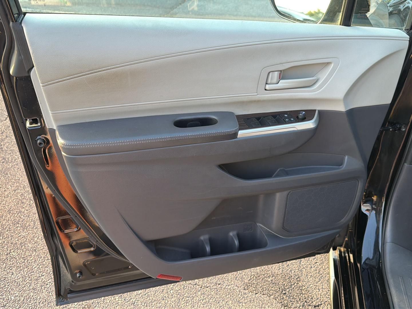 Used 2023 Toyota Sienna Van