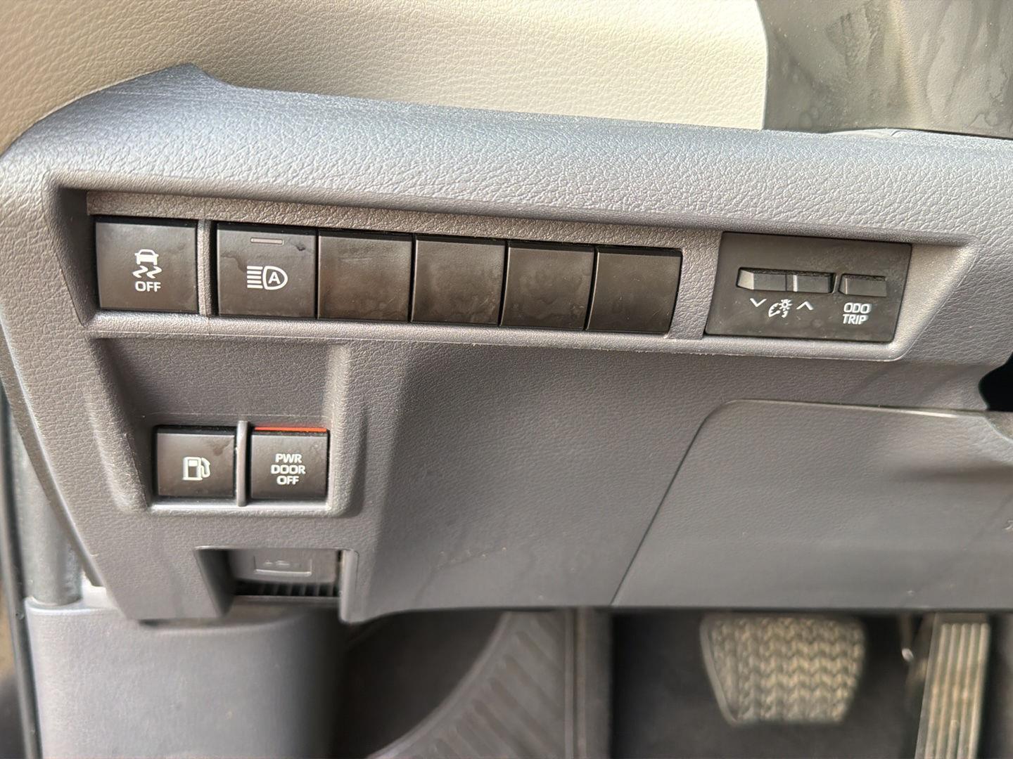 Used 2023 Toyota Sienna Van