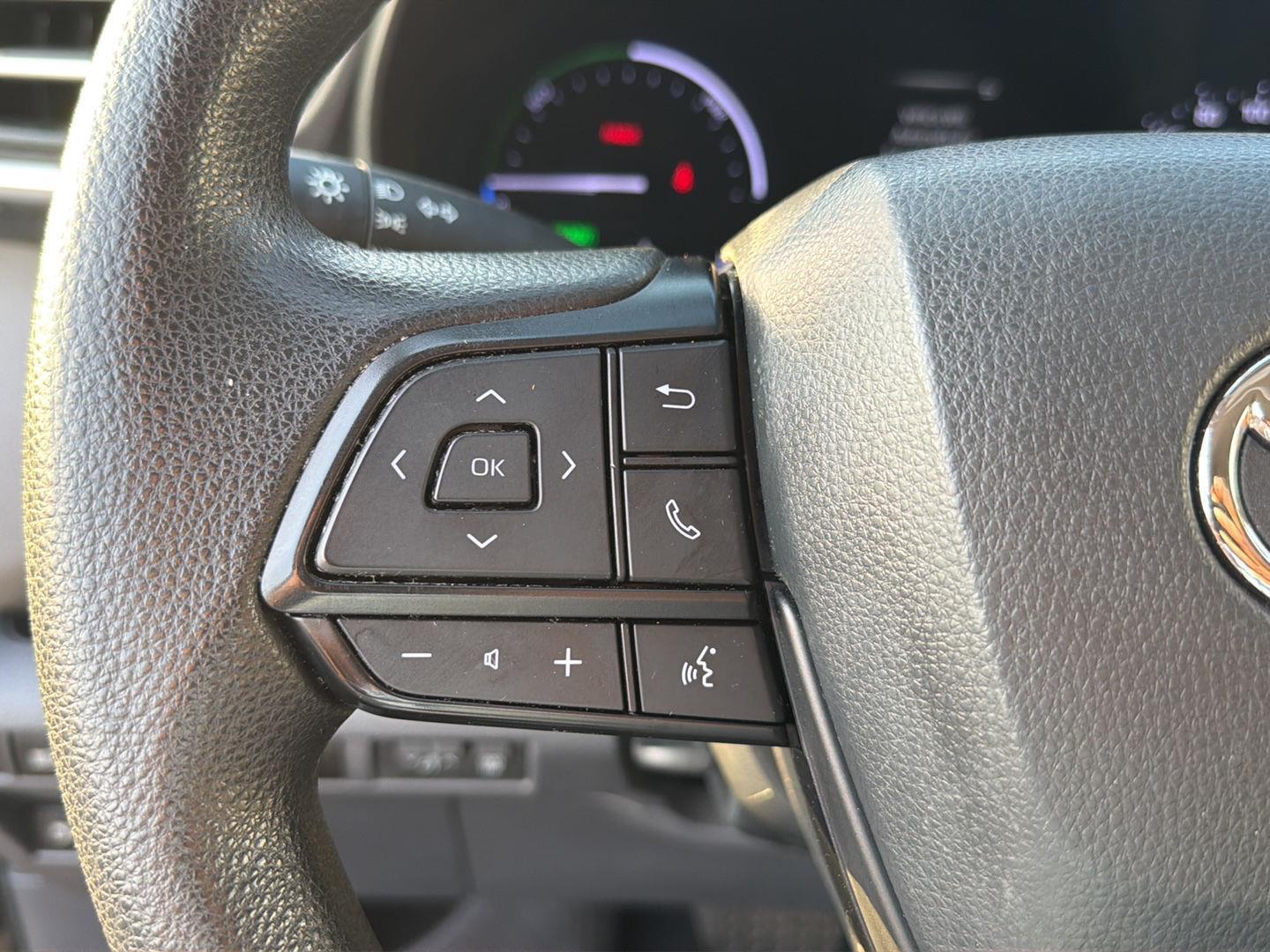 Used 2023 Toyota Sienna Van