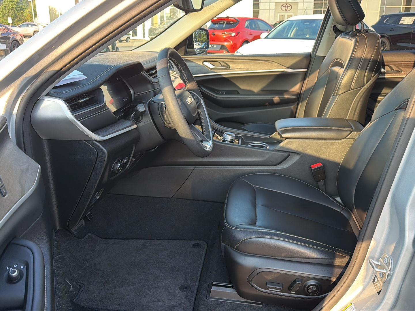 Used 2024 Jeep Grand Cherokee L SUV