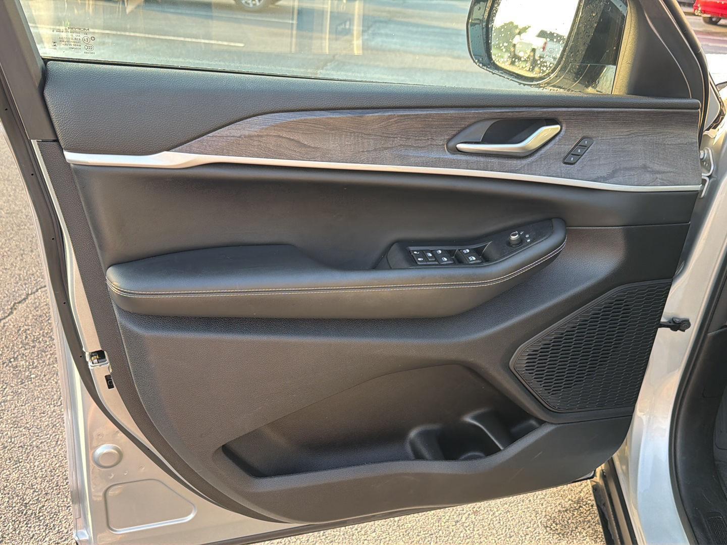 Used 2024 Jeep Grand Cherokee L SUV