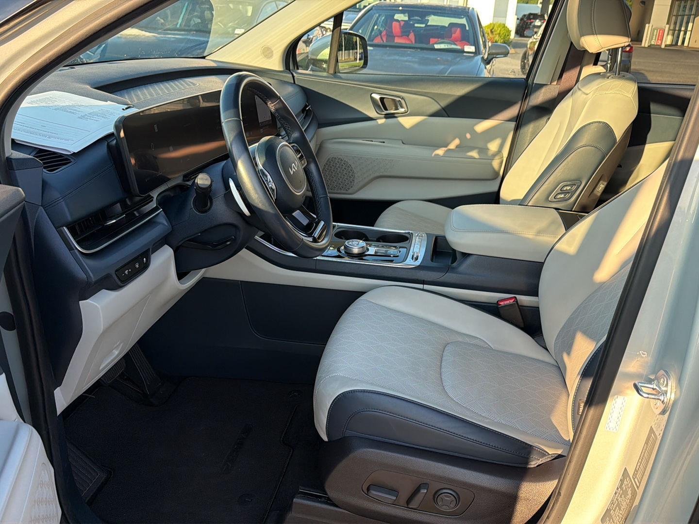 Used 2025 Kia Carnival Hybrid Van