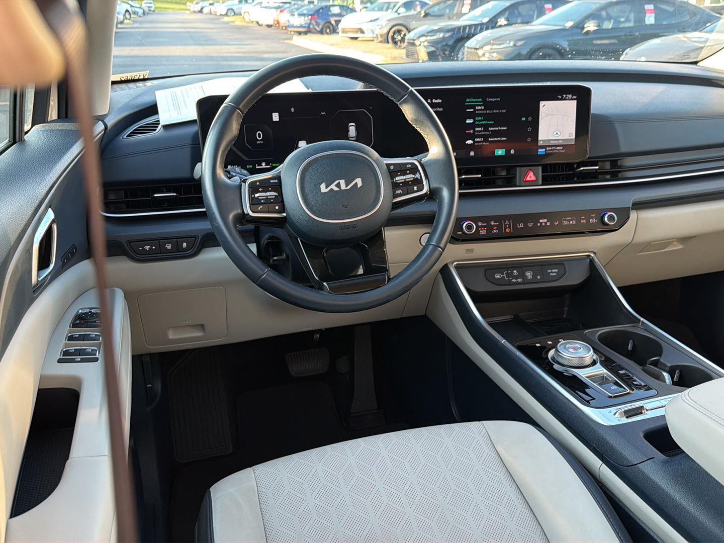 Used 2025 Kia Carnival Hybrid Van