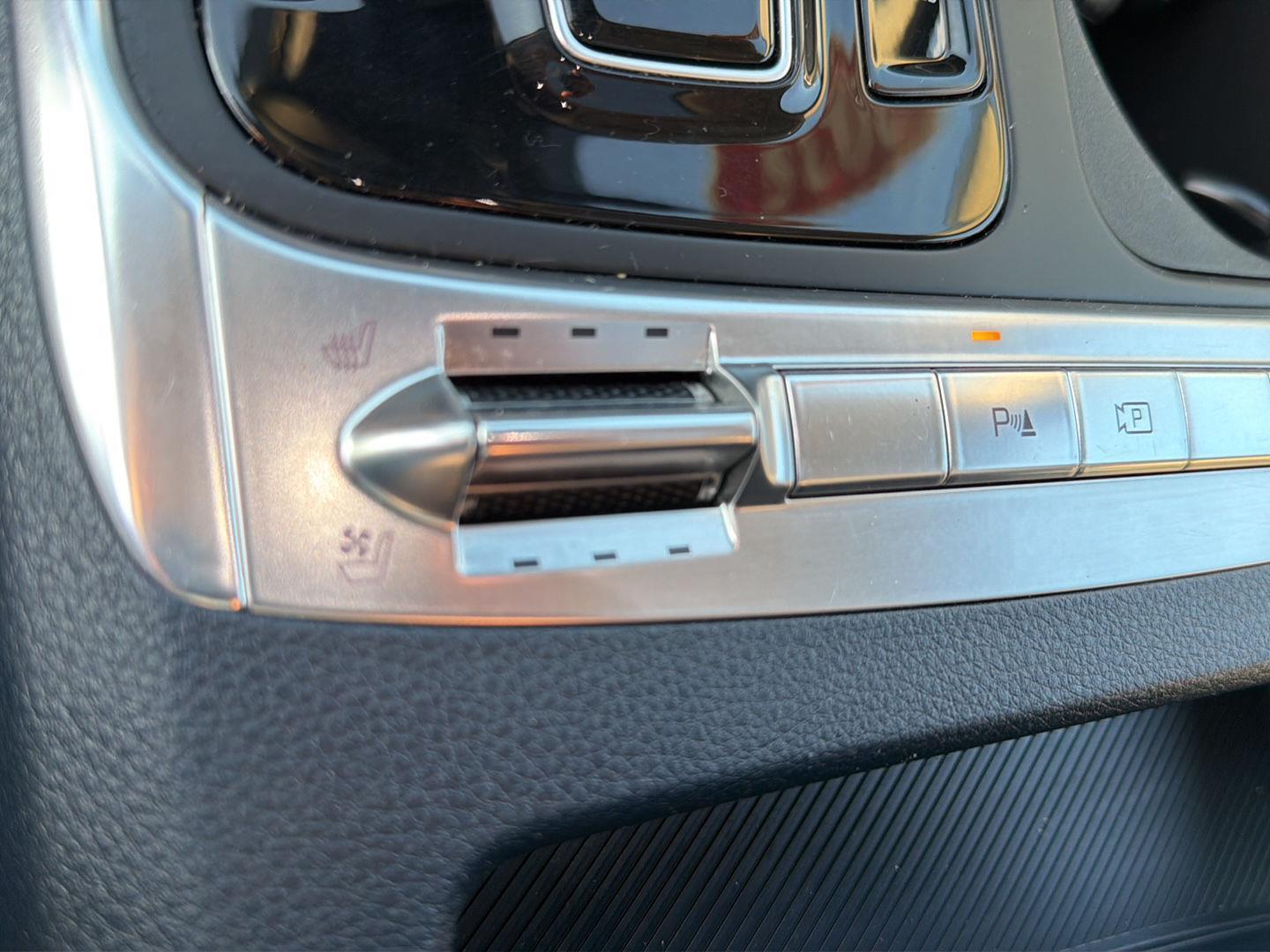 Used 2025 Kia Carnival Hybrid Van
