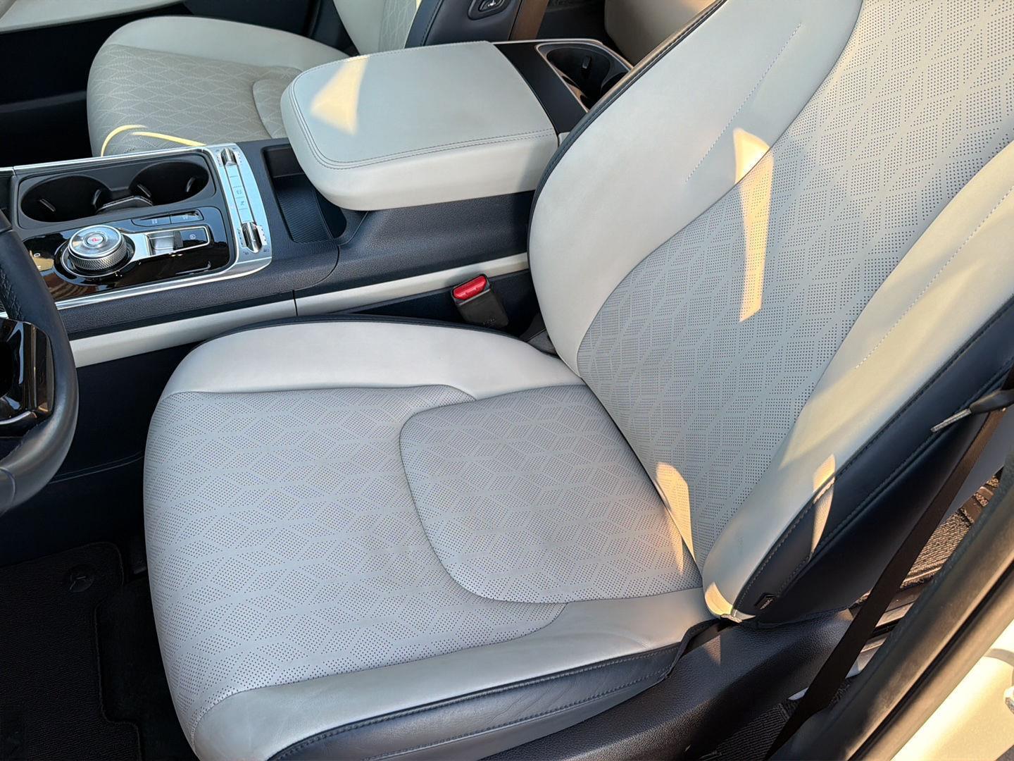 Used 2025 Kia Carnival Hybrid Van