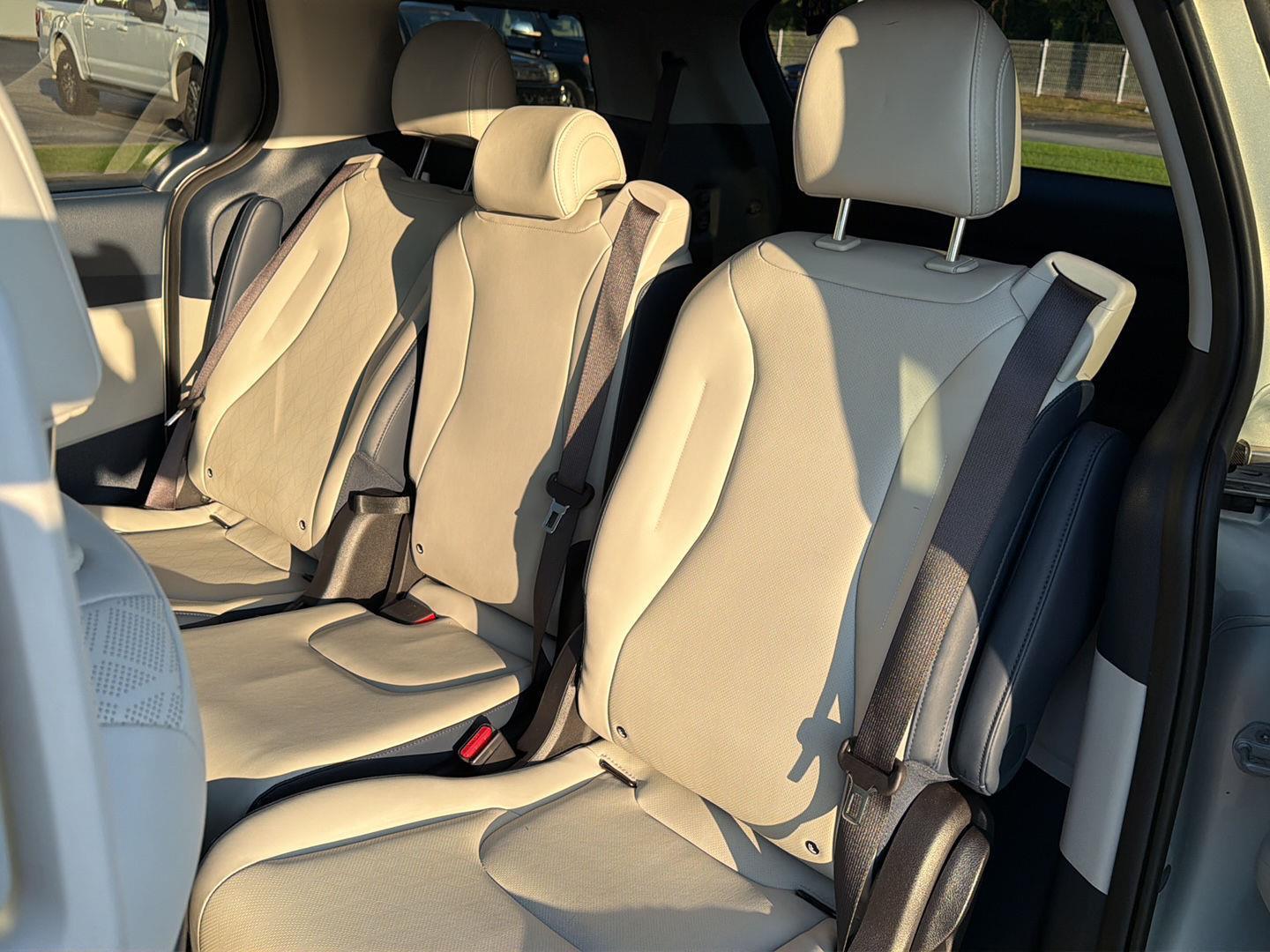 Used 2025 Kia Carnival Hybrid Van