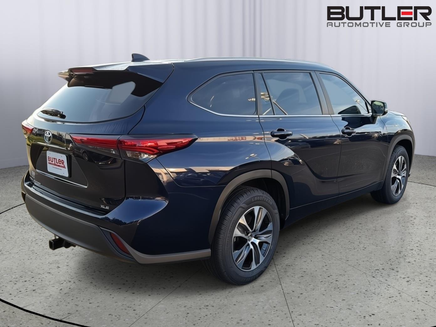 Used 2023 Toyota Highlander SUV