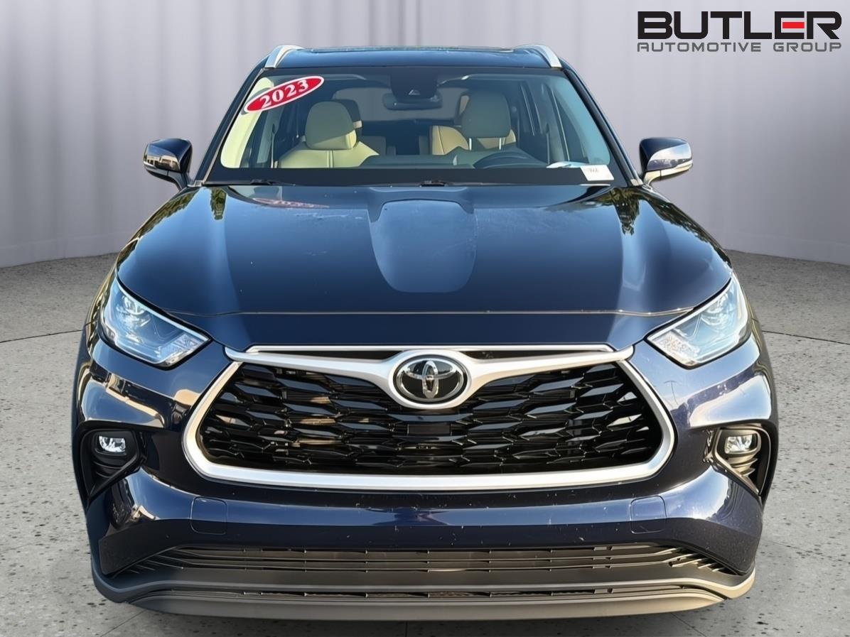 Used 2023 Toyota Highlander SUV
