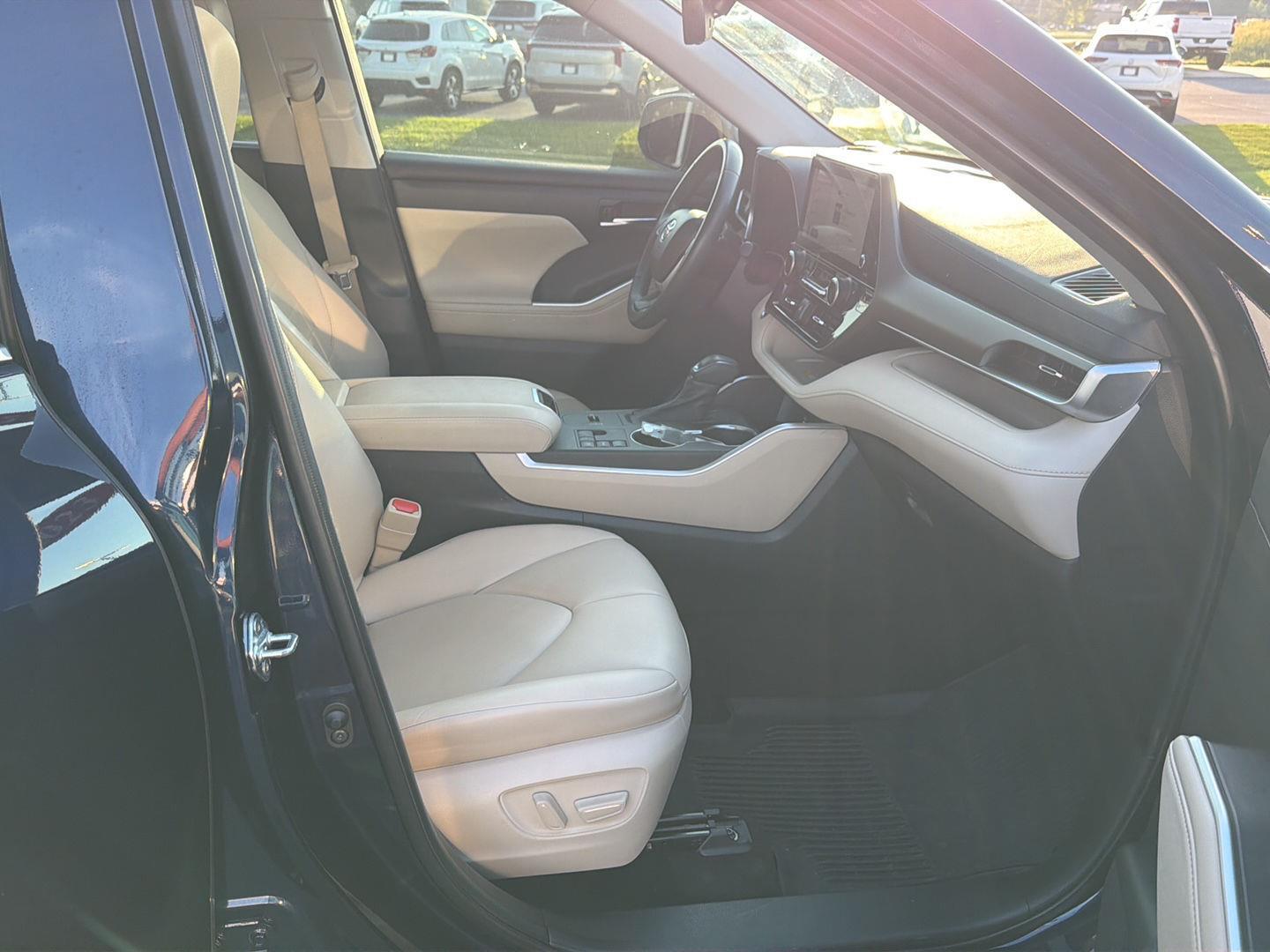 Used 2023 Toyota Highlander SUV