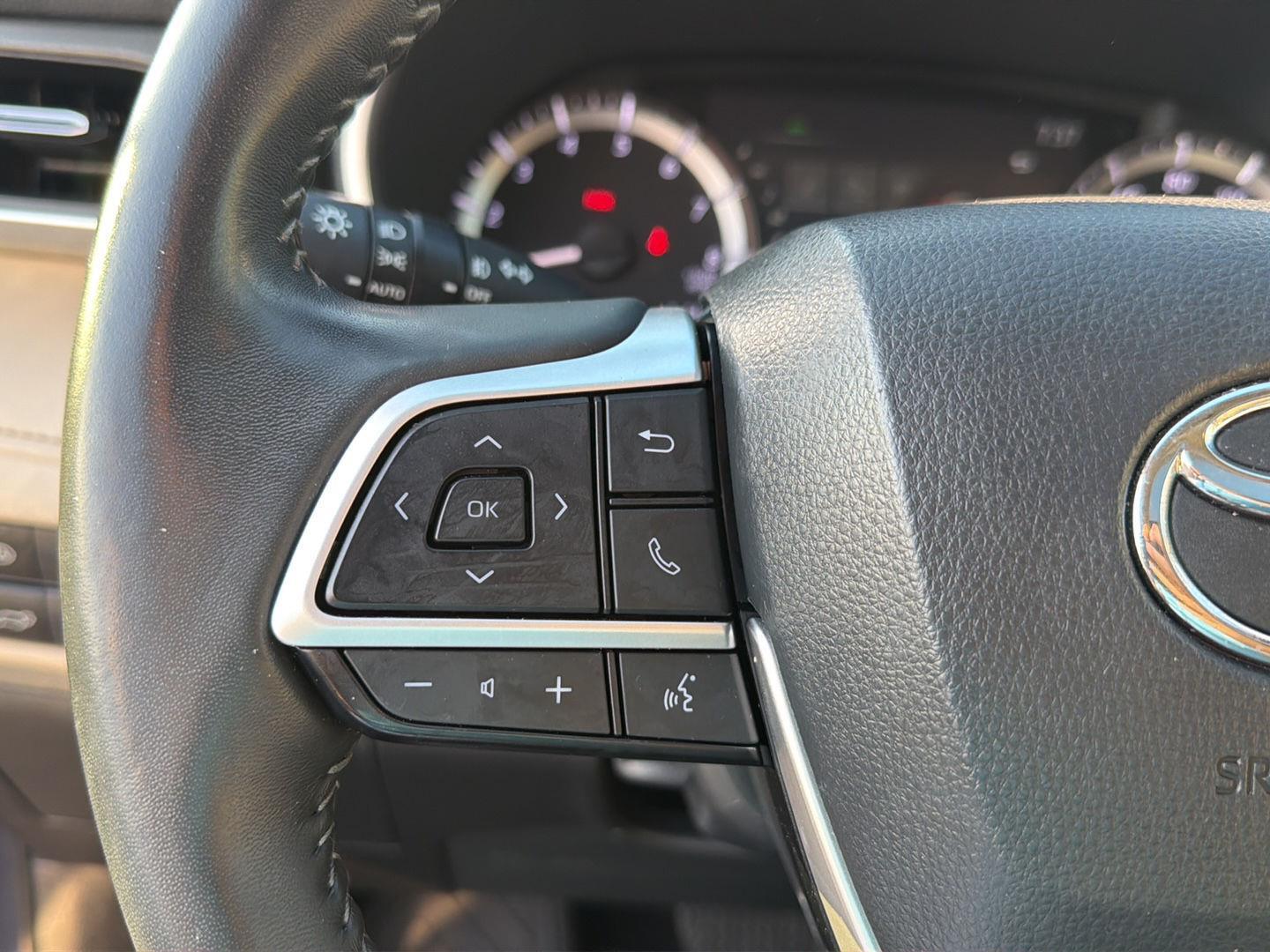 Used 2023 Toyota Highlander SUV