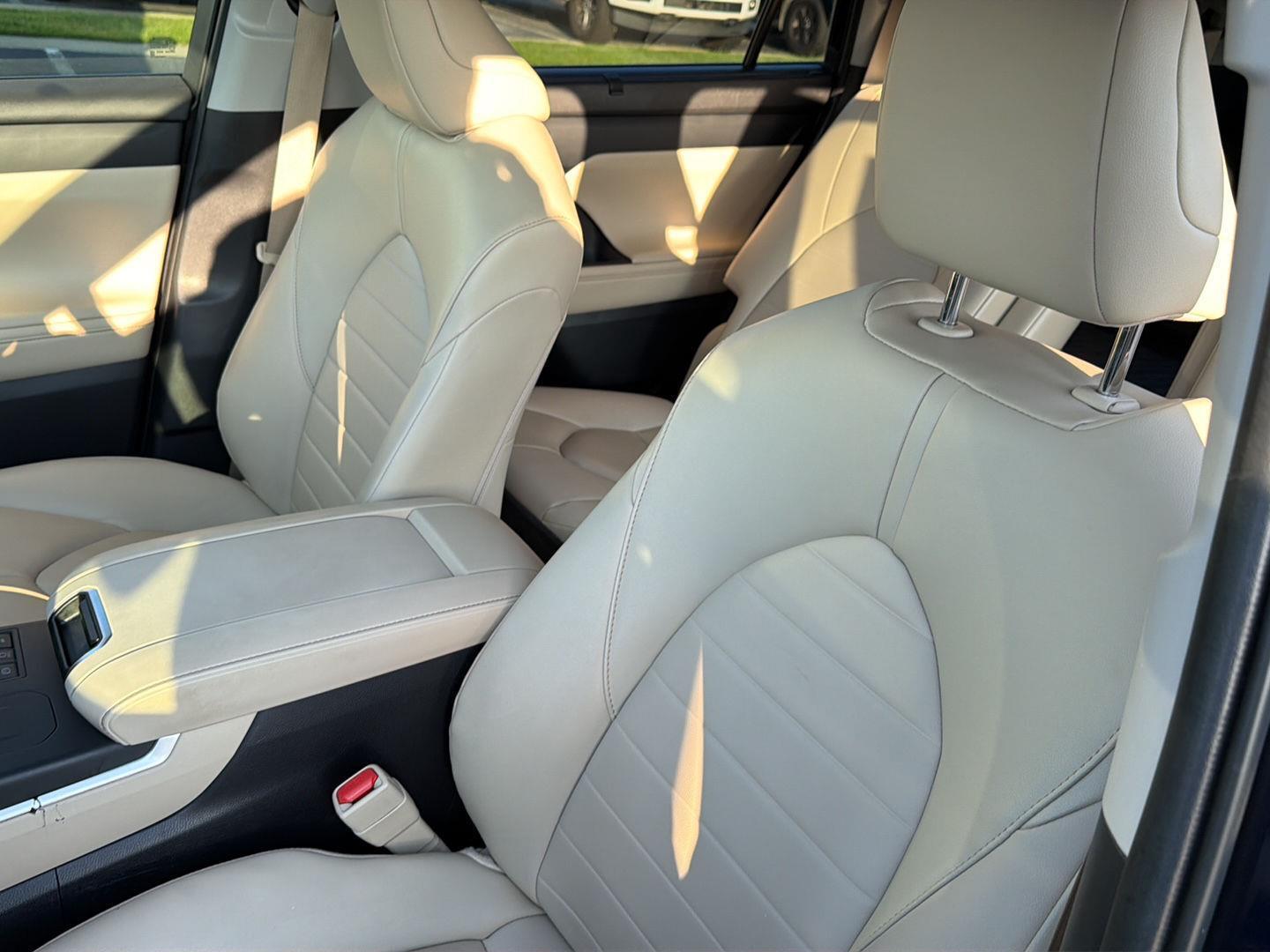 Used 2023 Toyota Highlander SUV