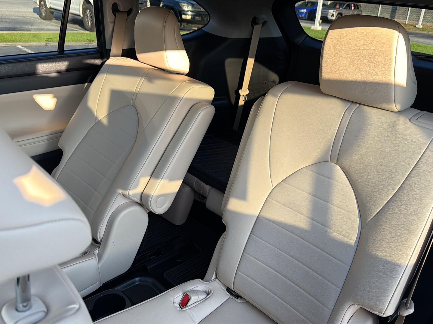 Used 2023 Toyota Highlander SUV