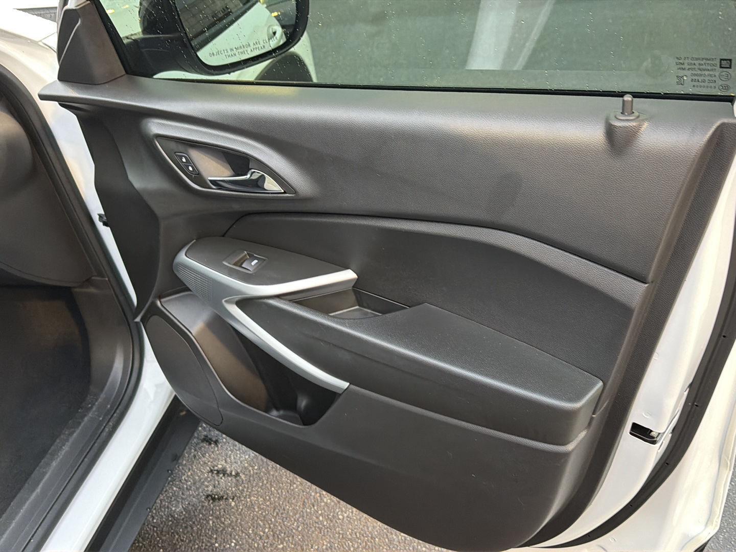 Used 2025 Chevrolet Trax SUV