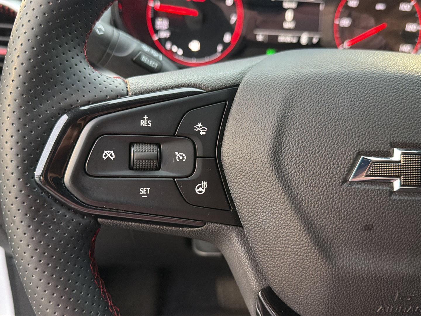 Used 2025 Chevrolet Trax SUV