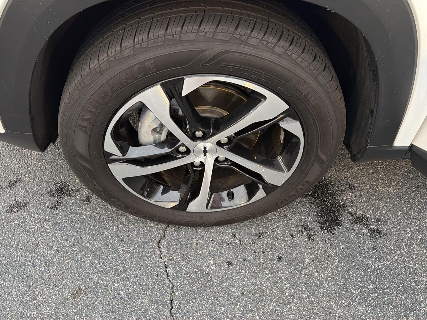 Used 2025 Chevrolet Trax SUV