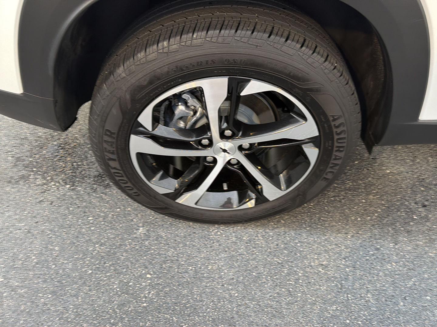Used 2025 Chevrolet Trax SUV