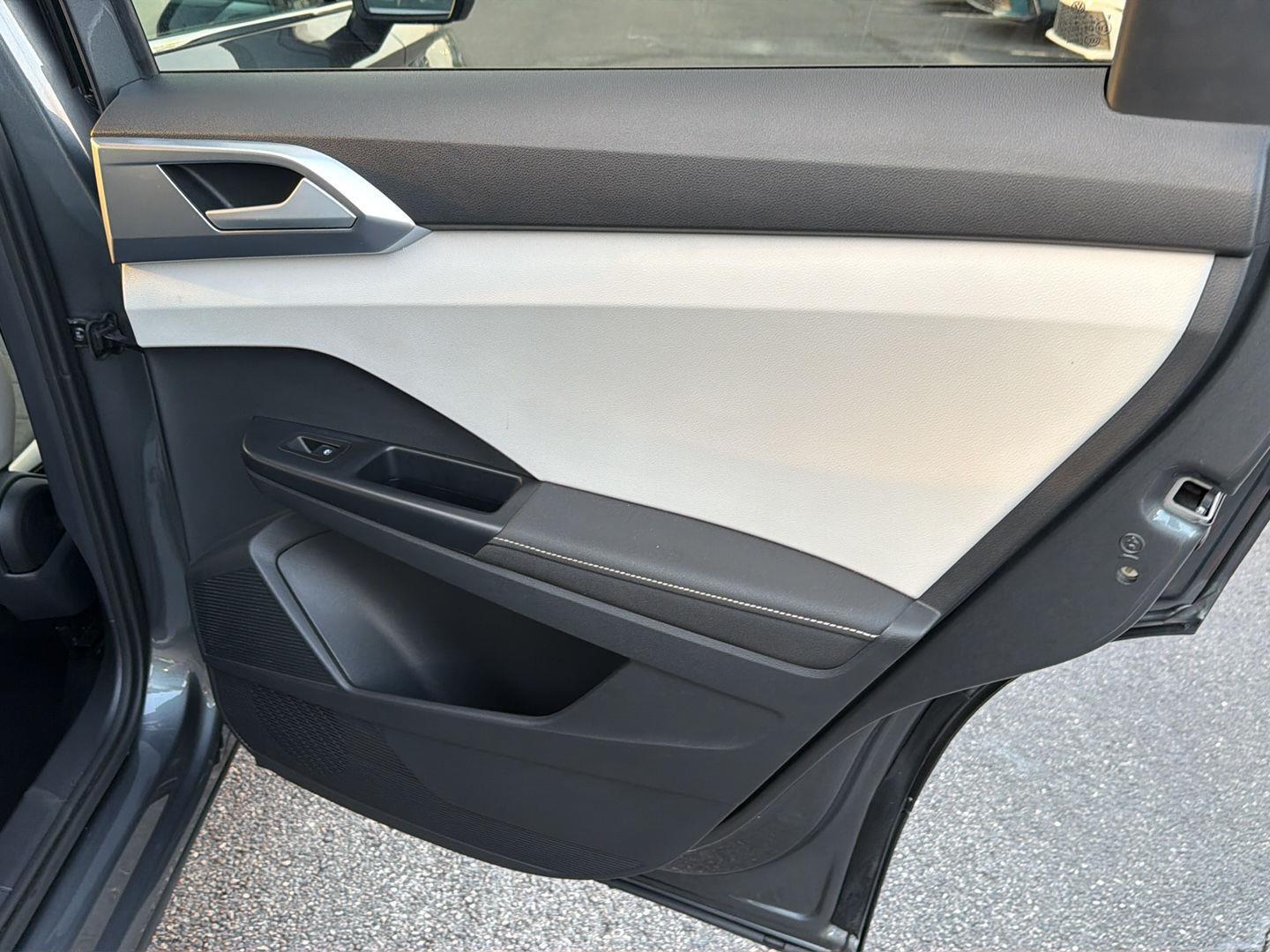Used 2025 Volkswagen Taos SUV