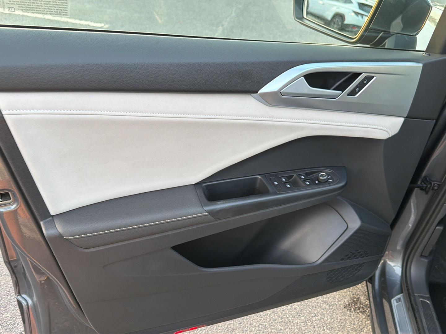 Used 2025 Volkswagen Taos SUV