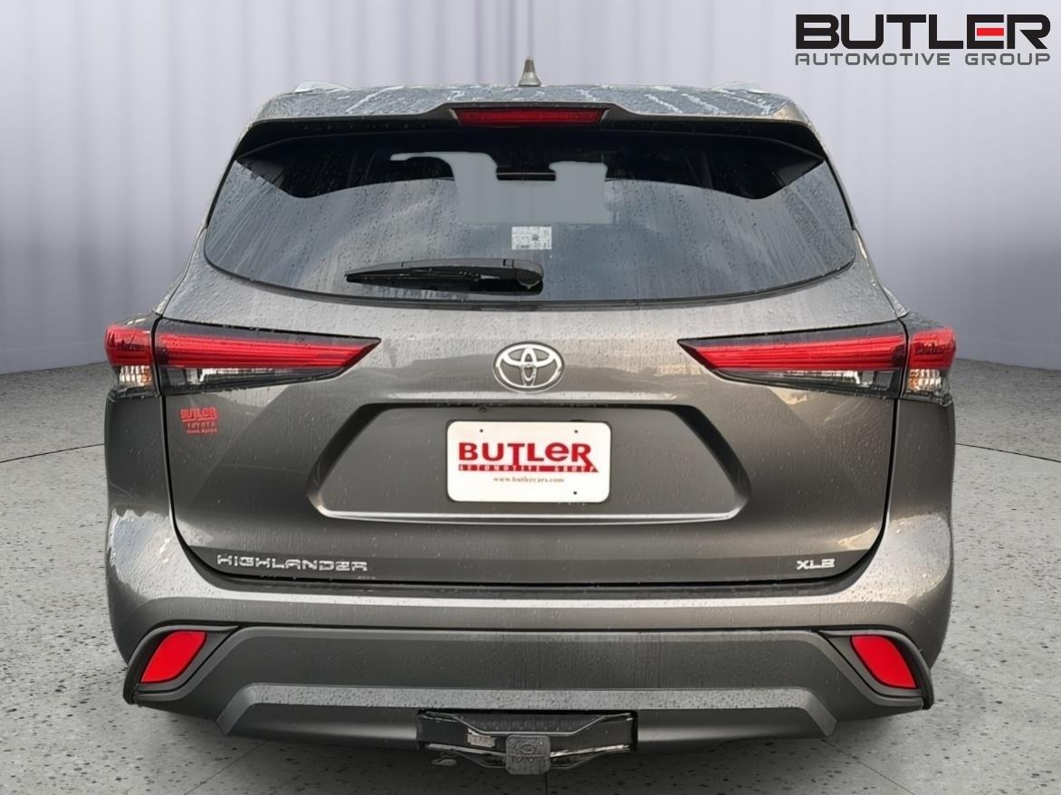 Used 2023 Toyota Highlander SUV