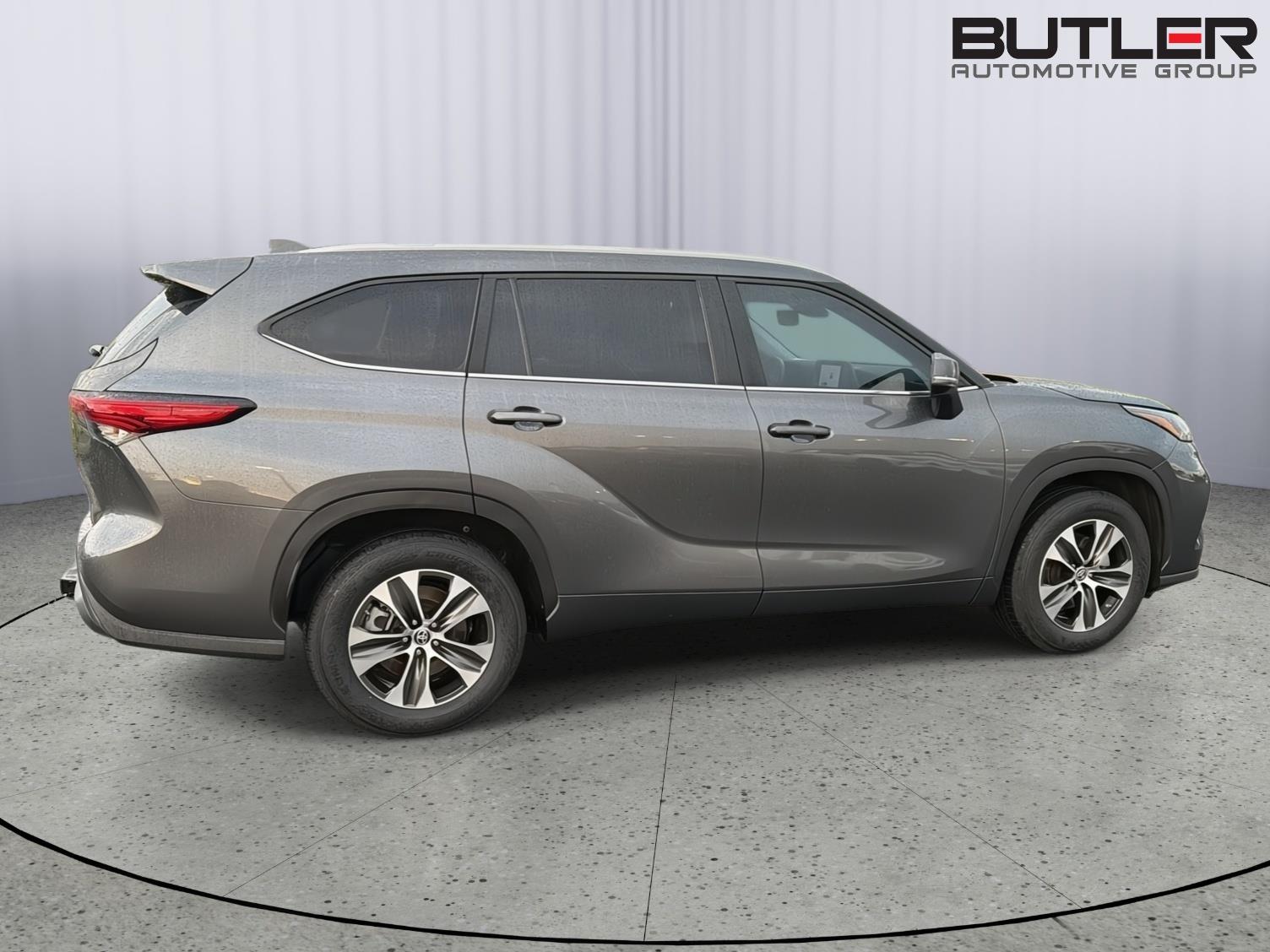 Used 2023 Toyota Highlander SUV