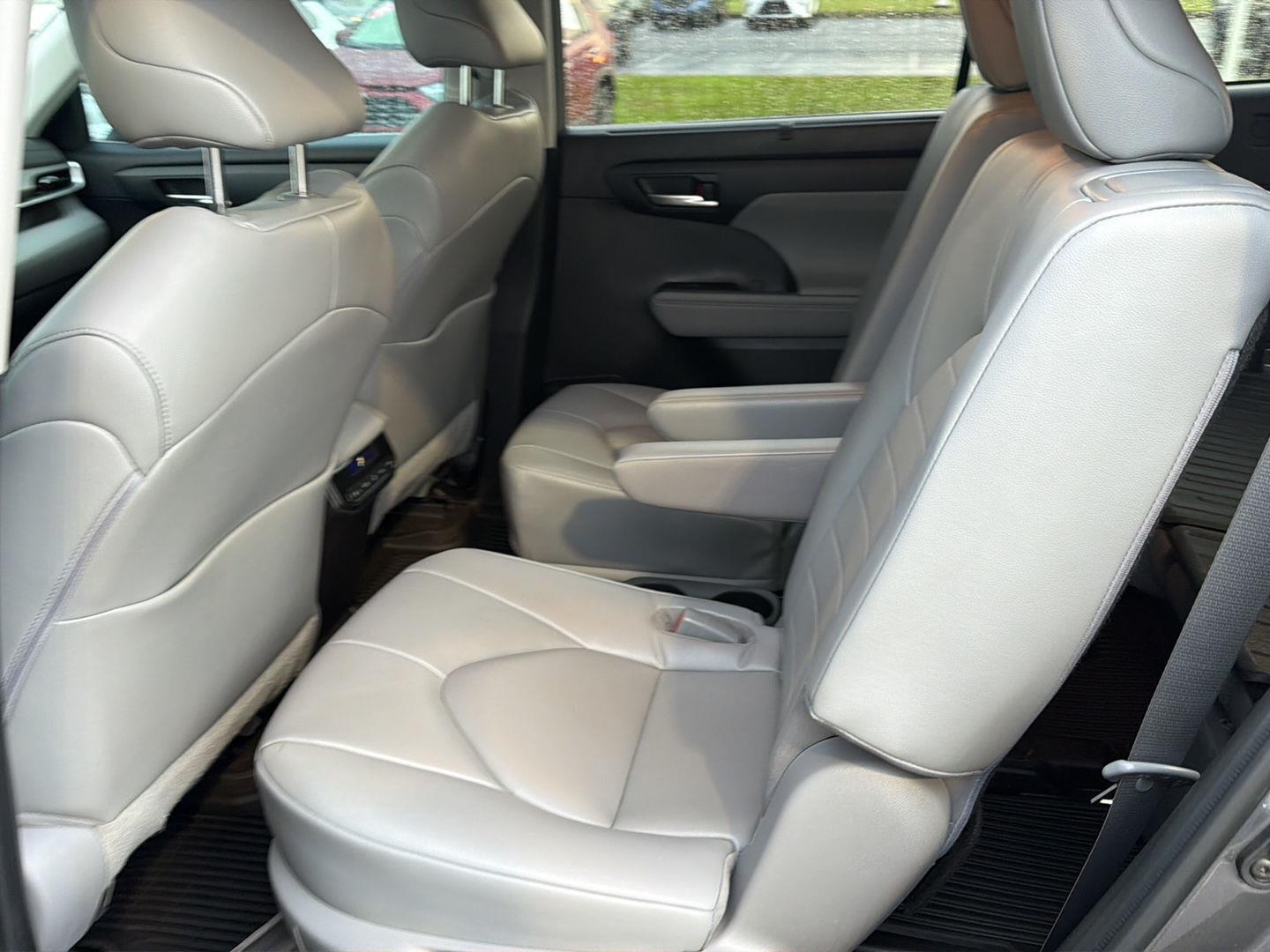 Used 2023 Toyota Highlander SUV