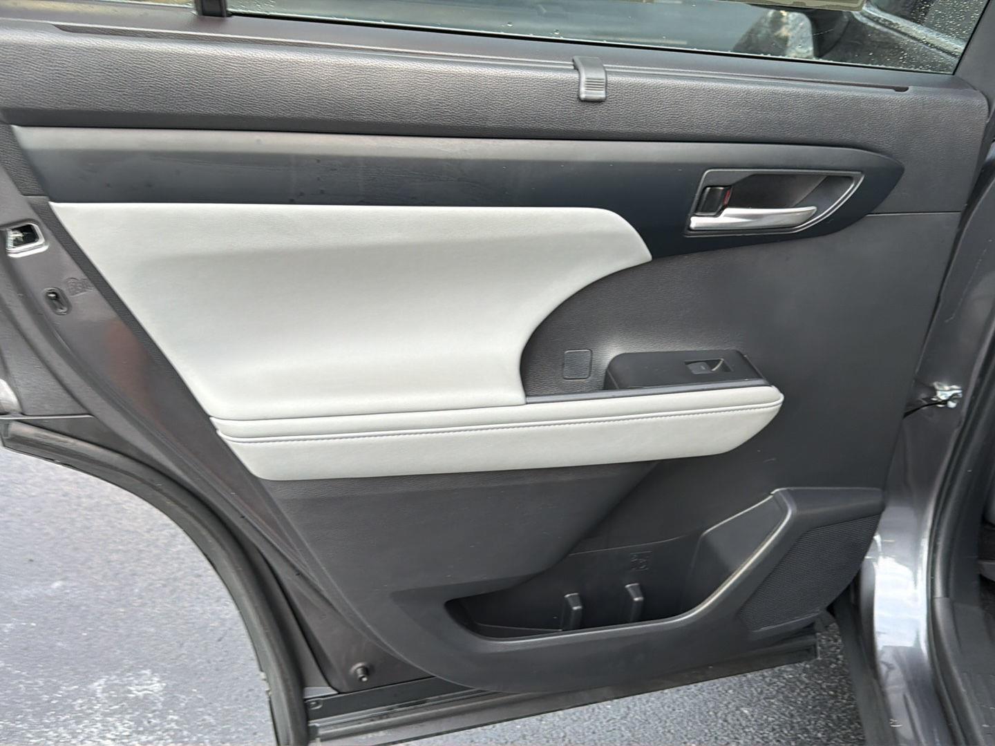 Used 2023 Toyota Highlander SUV