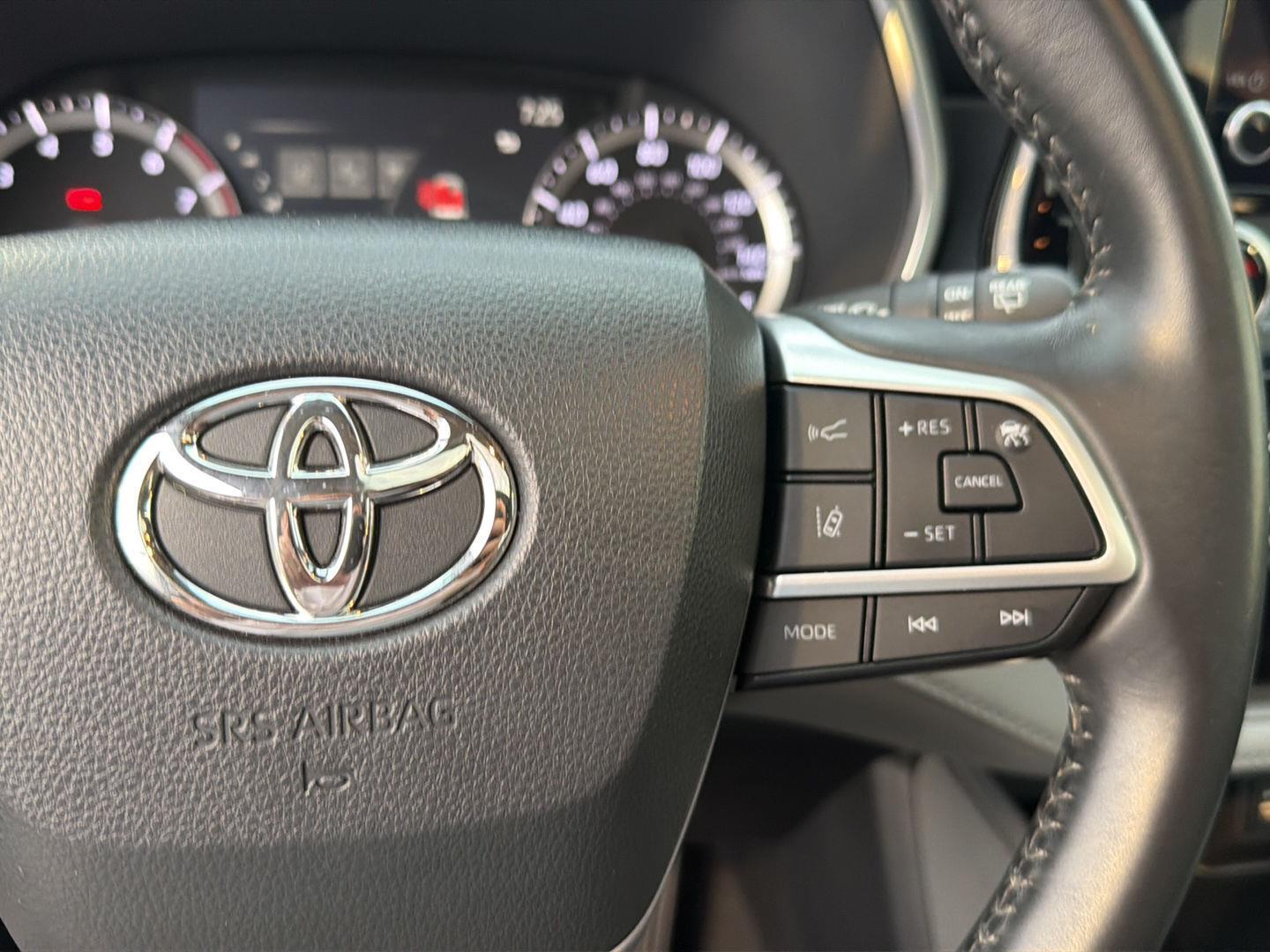 Used 2023 Toyota Highlander SUV