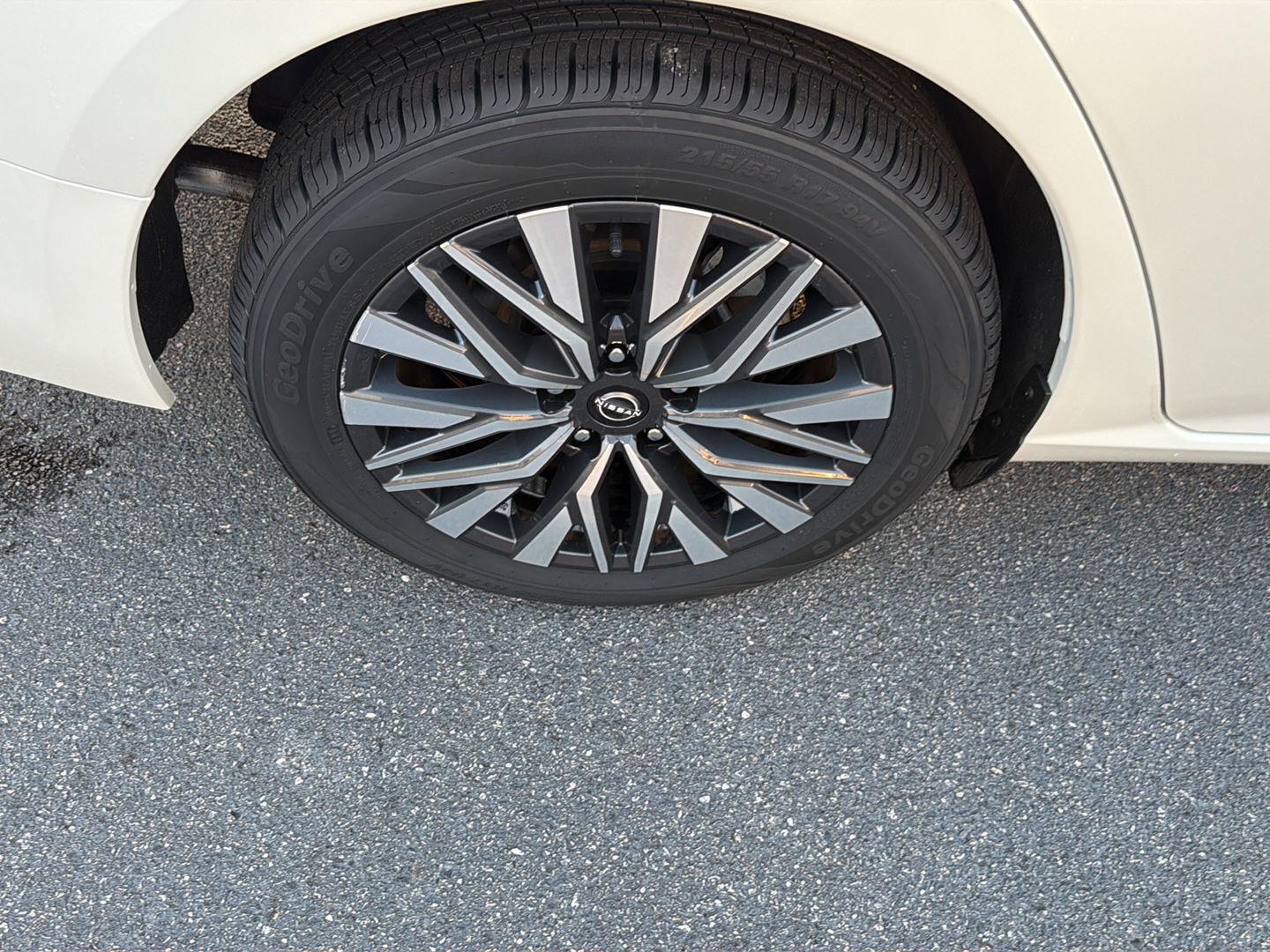 Used 2025 Nissan Altima Sedan