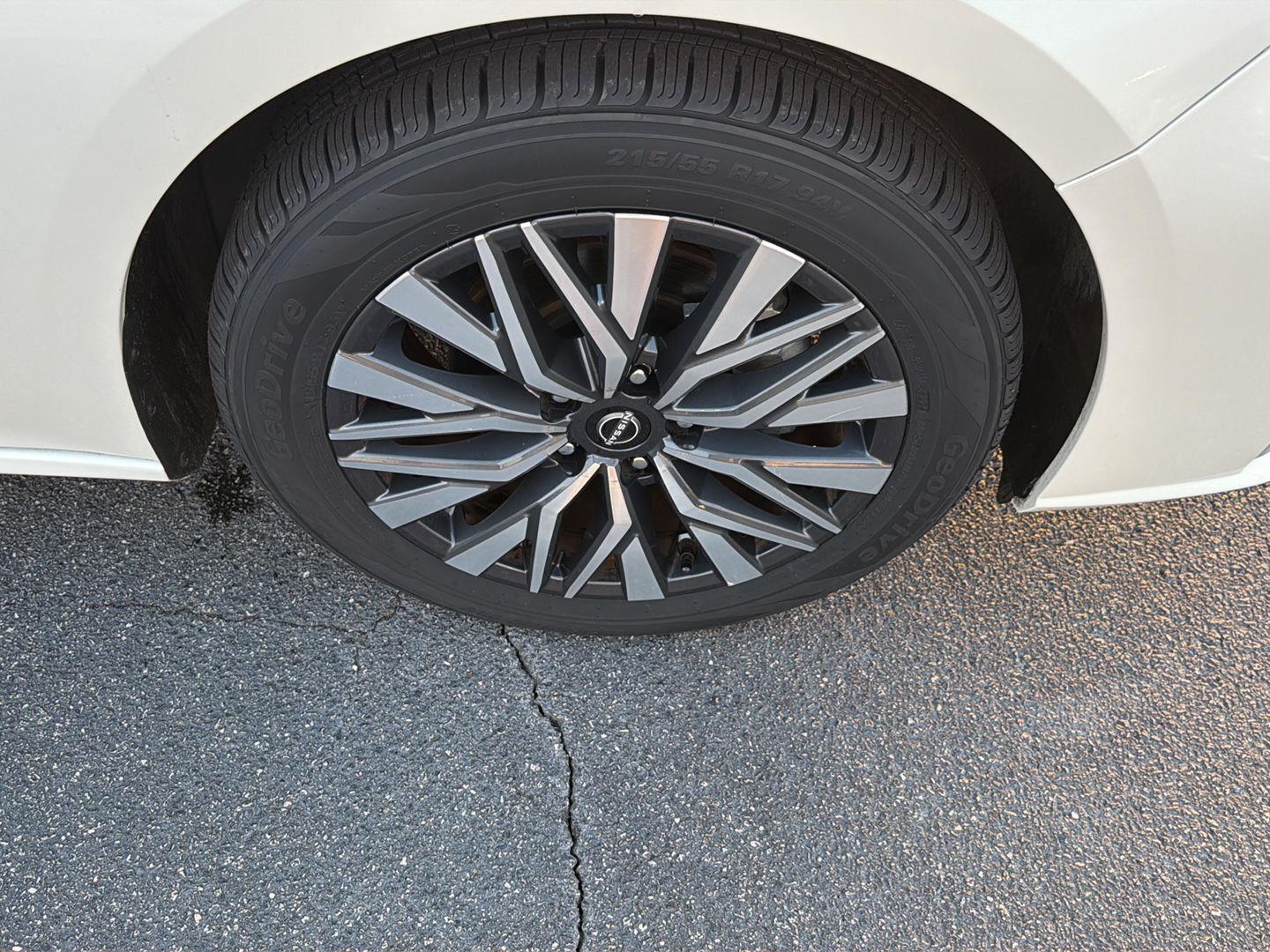 Used 2025 Nissan Altima Sedan