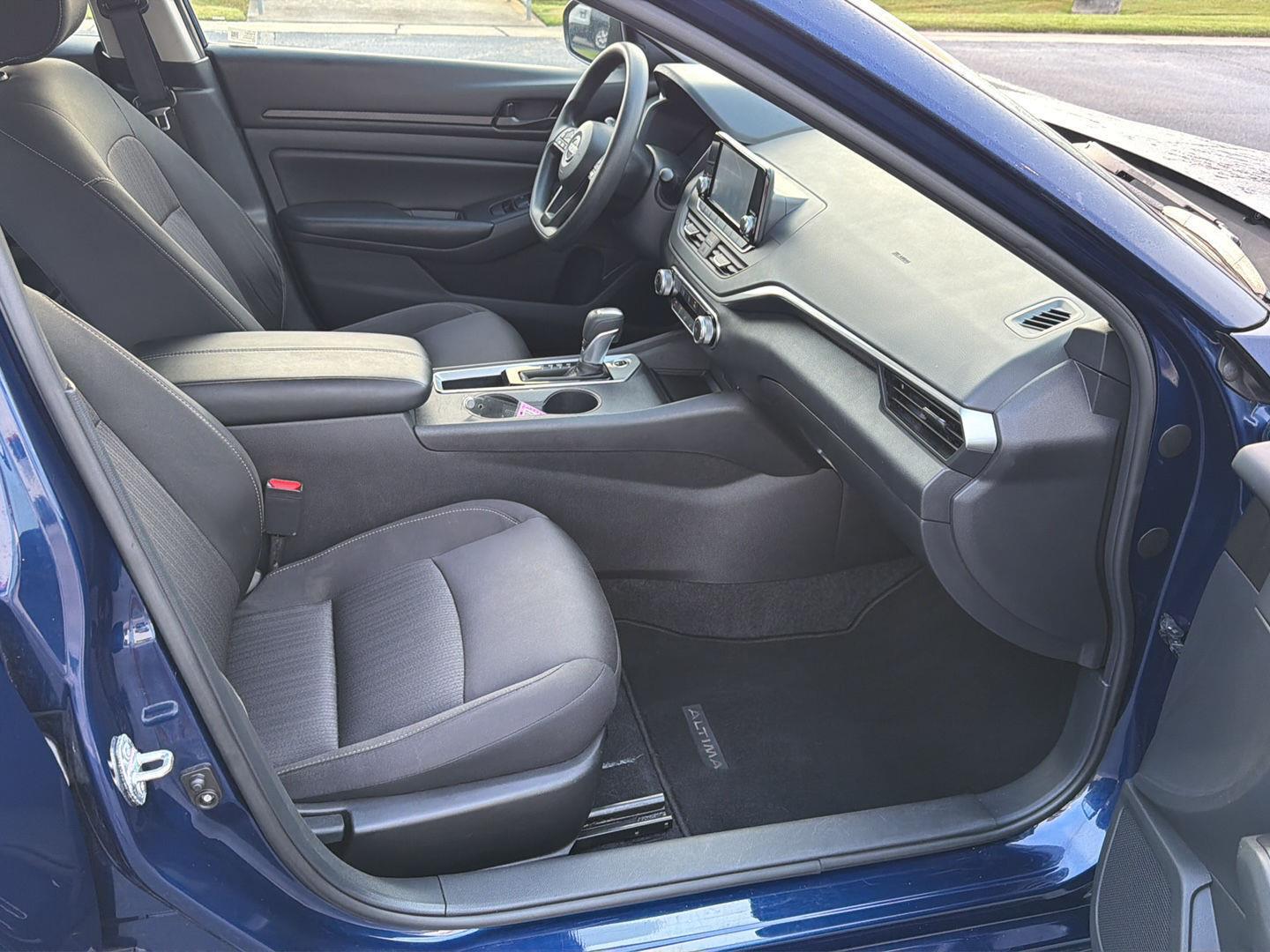 Used 2024 Nissan Altima Sedan