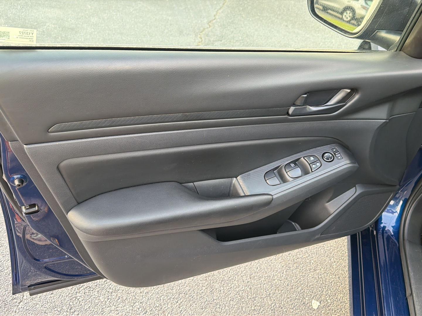 Used 2024 Nissan Altima Sedan