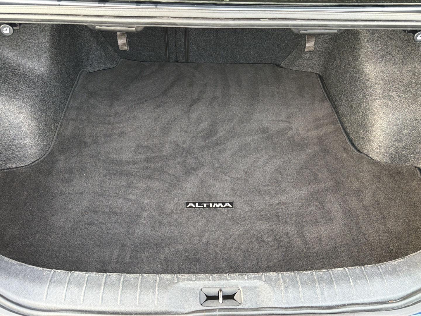 Used 2024 Nissan Altima Sedan