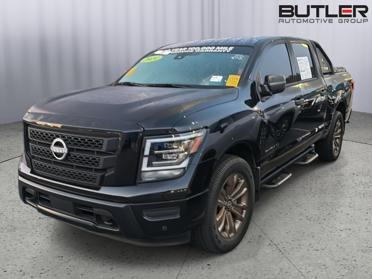 Super Black 2024 Nissan Titan Pickup Truck Four-Wheel Drive Automatic