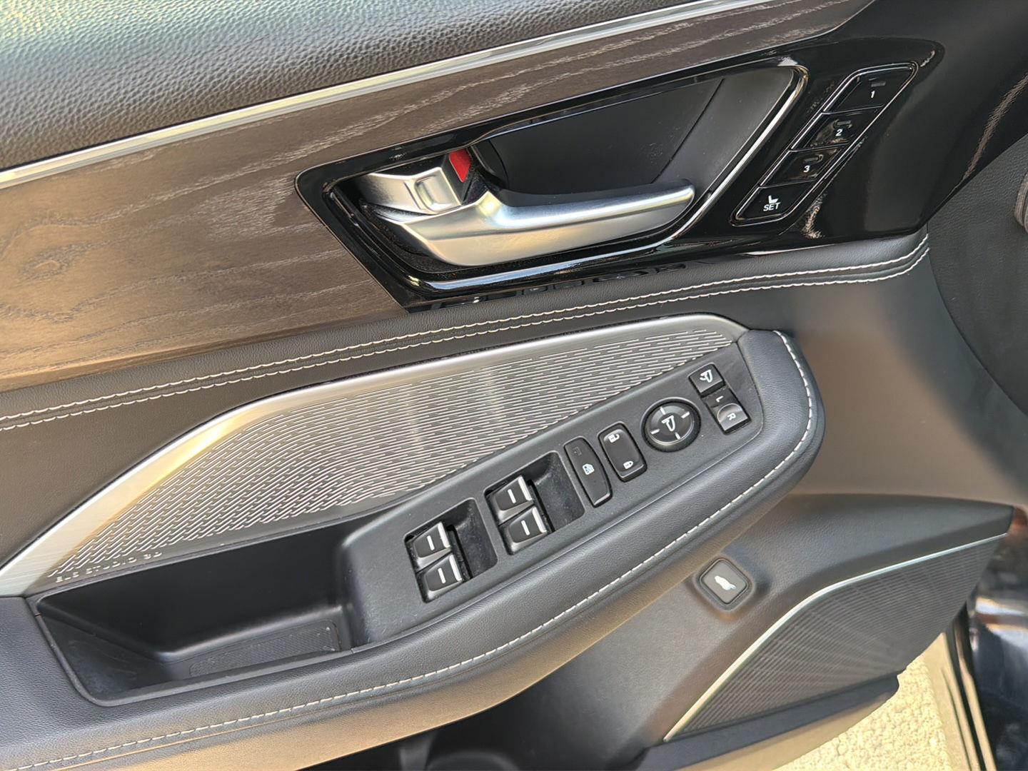 Used 2023 Acura MDX Sedan