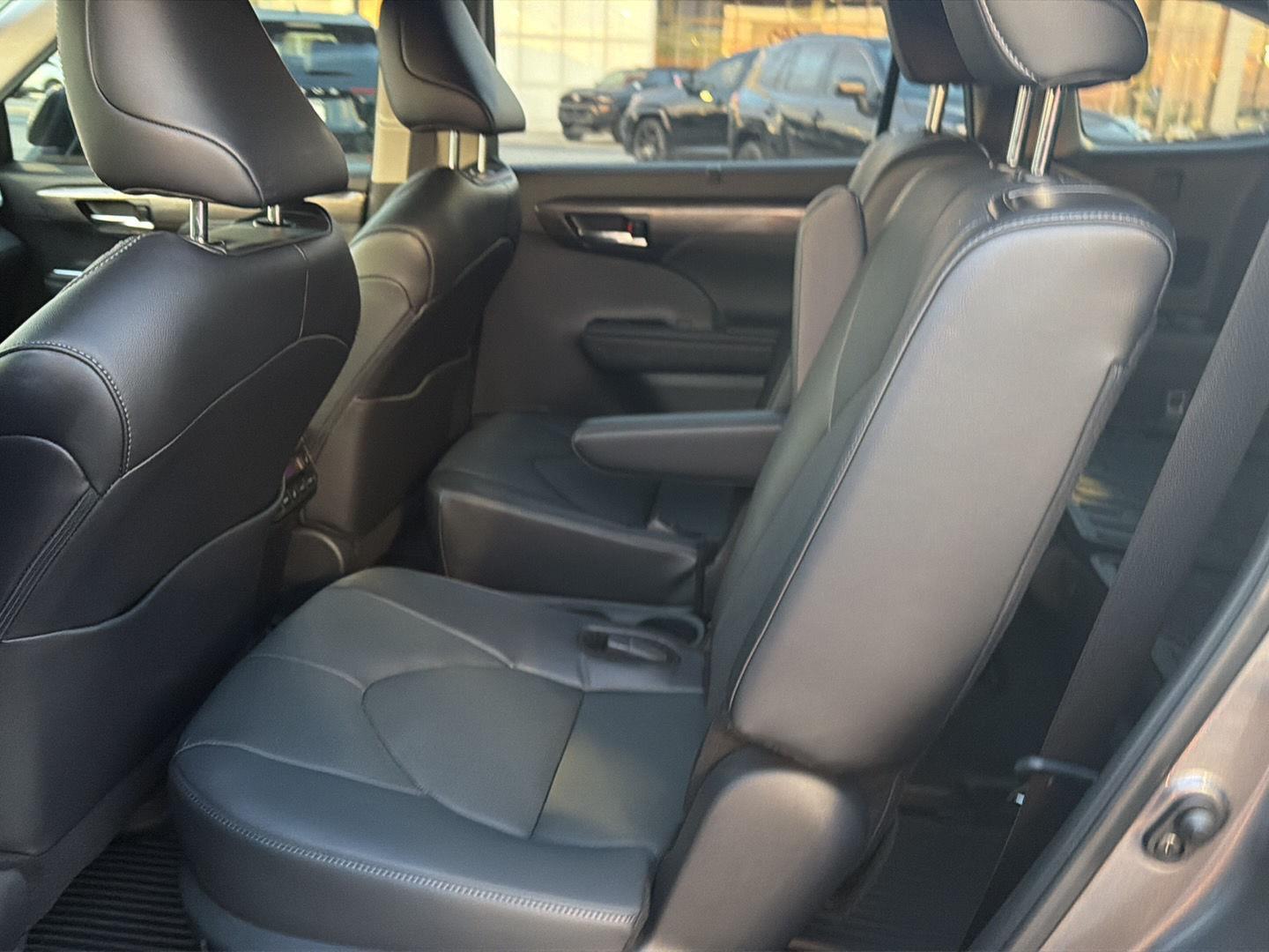 Used 2024 Toyota Highlander SUV