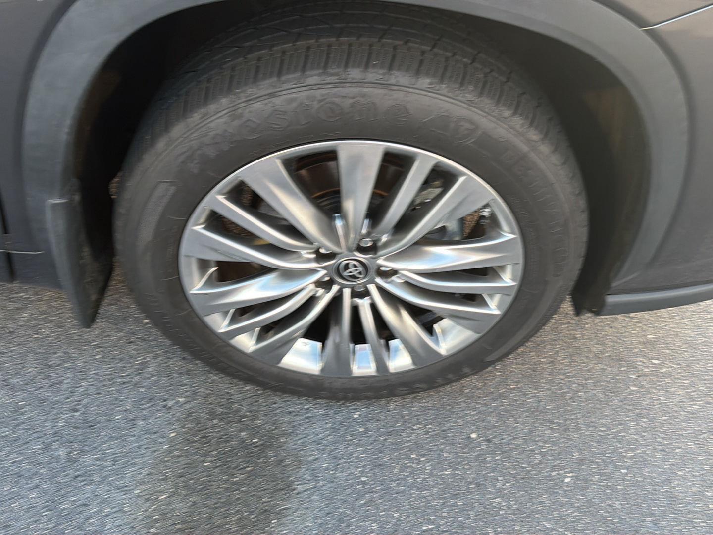 Used 2024 Toyota Highlander SUV