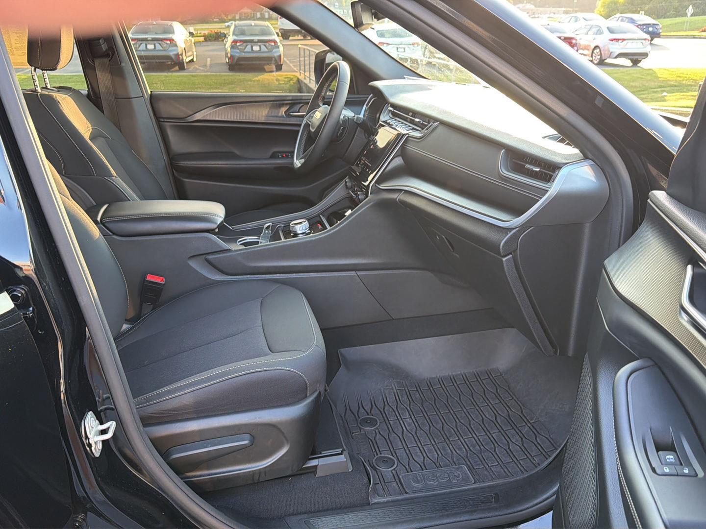 Used 2024 Jeep Grand Cherokee SUV