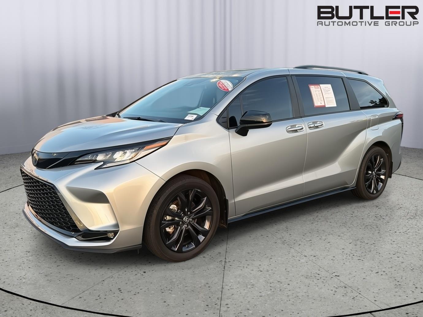 Used 2025 Toyota Sienna Van