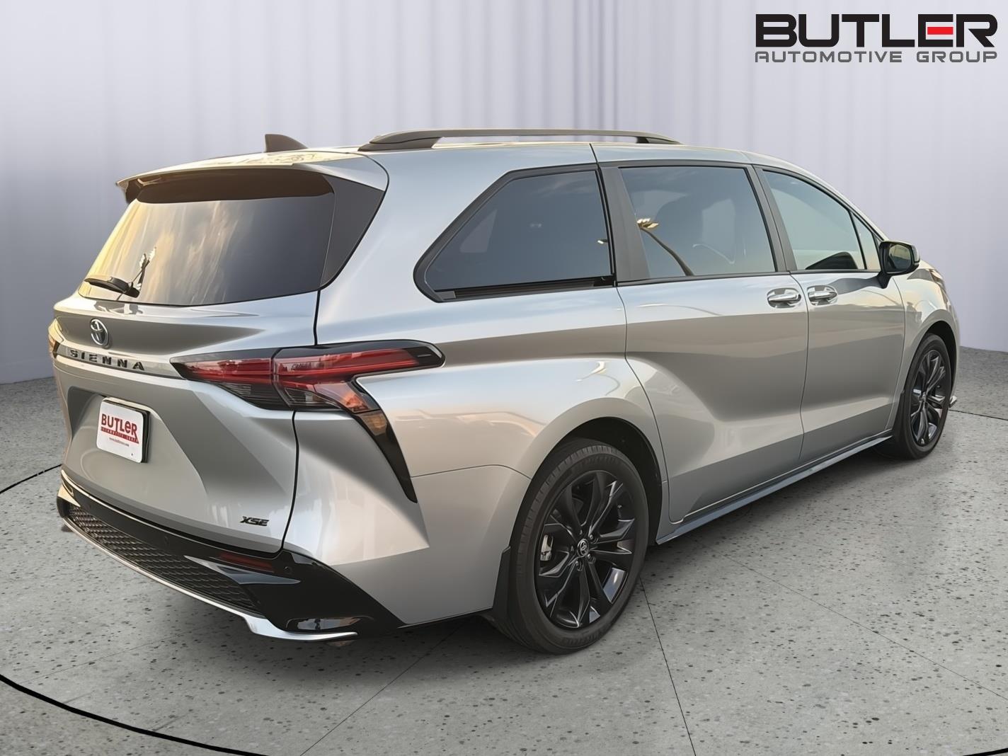 Used 2025 Toyota Sienna Van