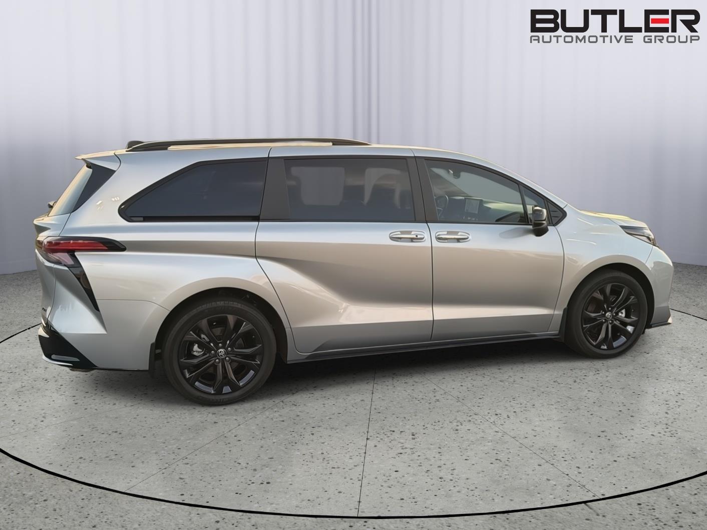 Used 2025 Toyota Sienna Van