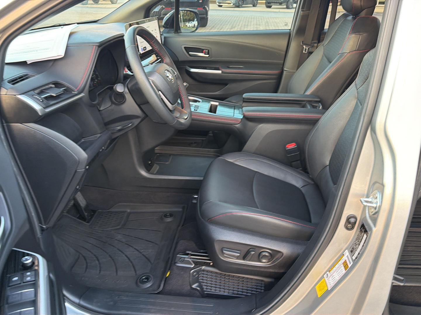 Used 2025 Toyota Sienna Van