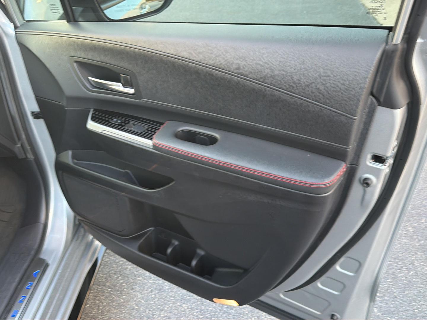 Used 2025 Toyota Sienna Van