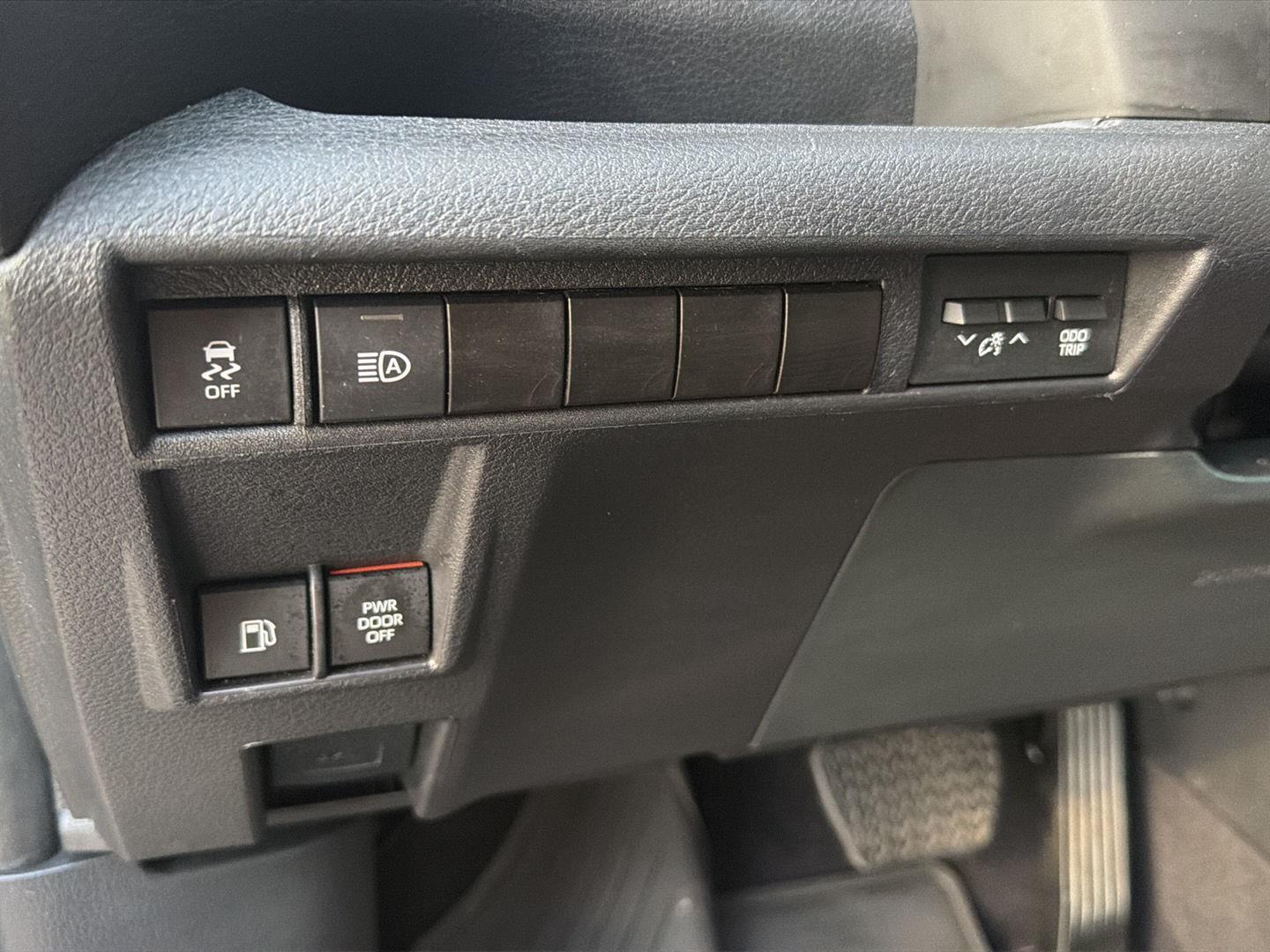 Used 2025 Toyota Sienna Van