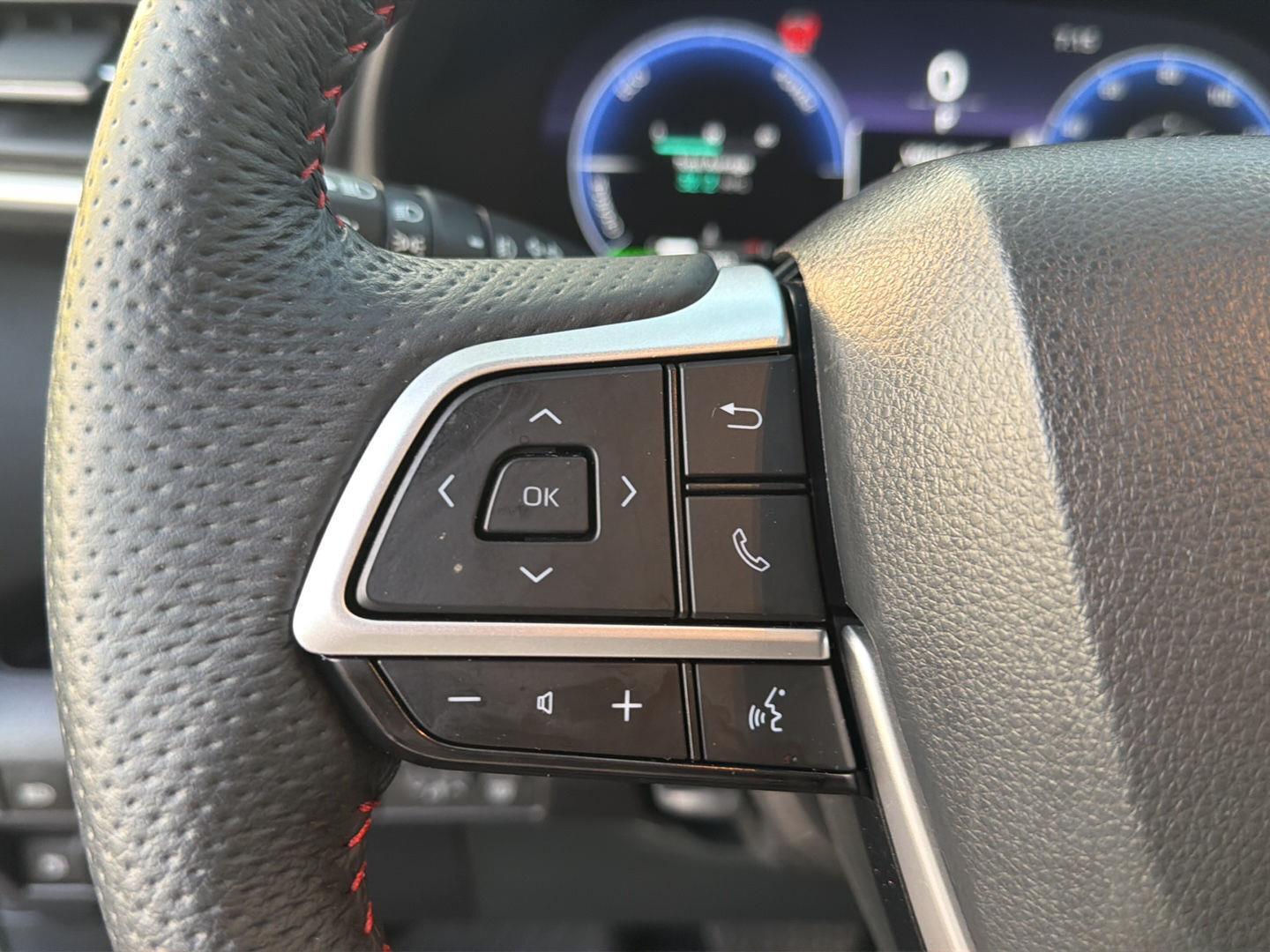 Used 2025 Toyota Sienna Van
