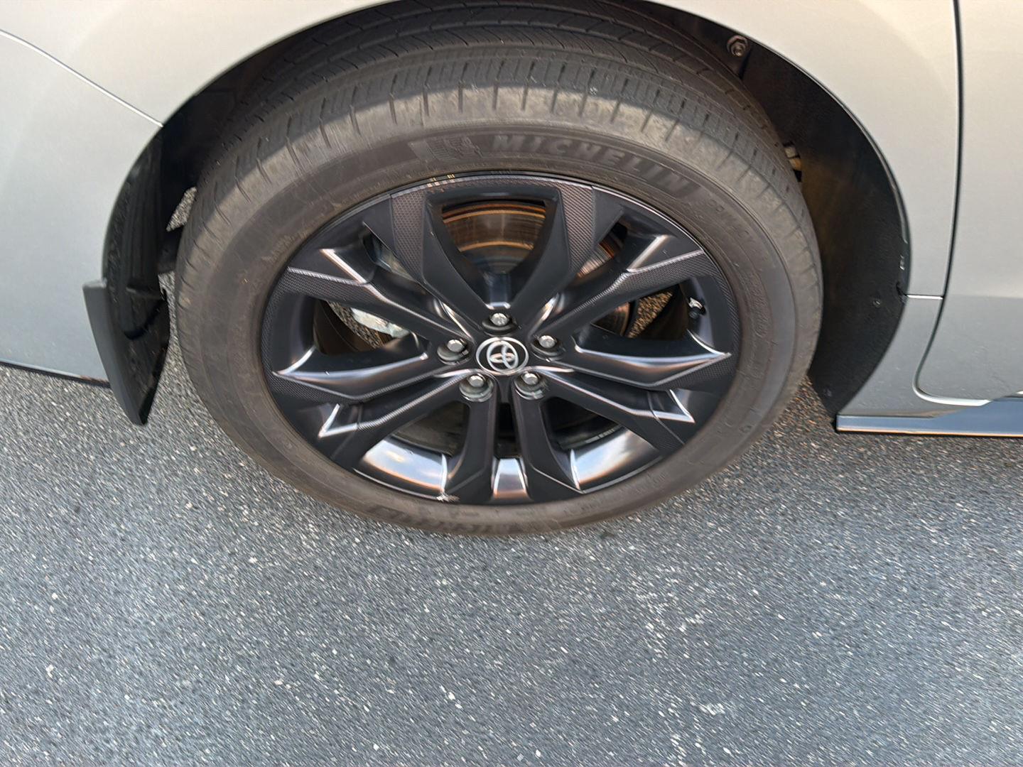 Used 2025 Toyota Sienna Van