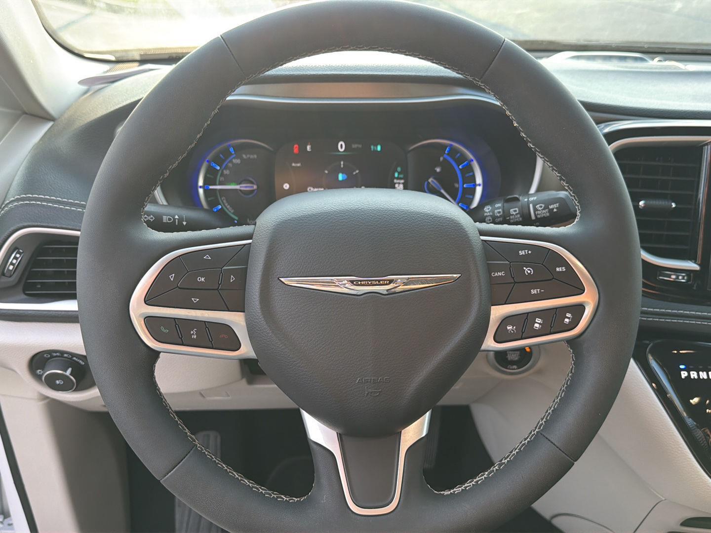 Used 2024 Chrysler Pacifica Van