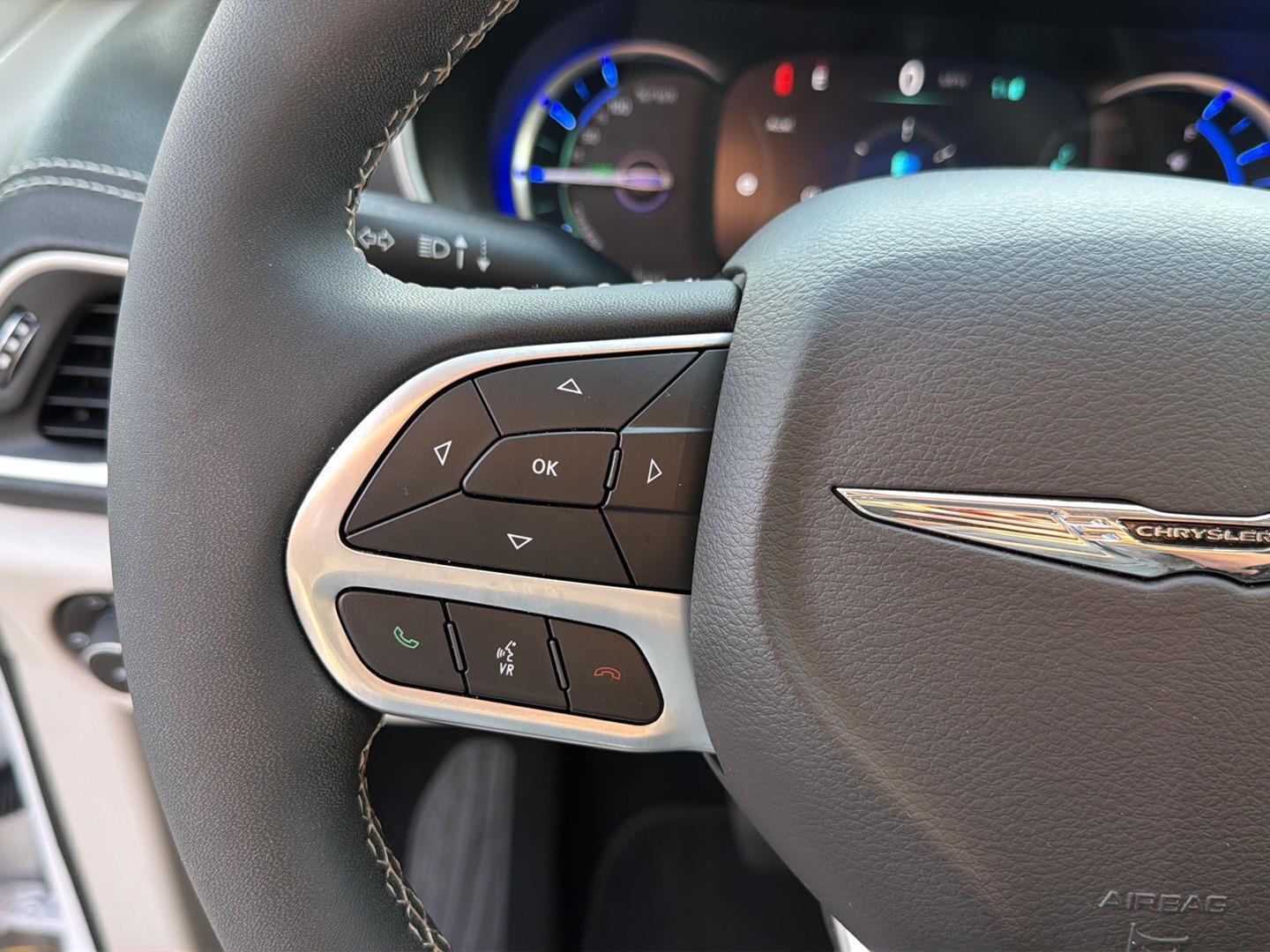 Used 2024 Chrysler Pacifica Van